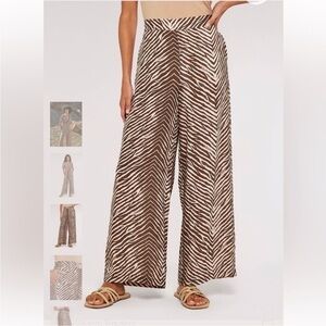 Apricot Highrise Brown & Creme Zebra Print Flowy Pants Size 6 / Small
